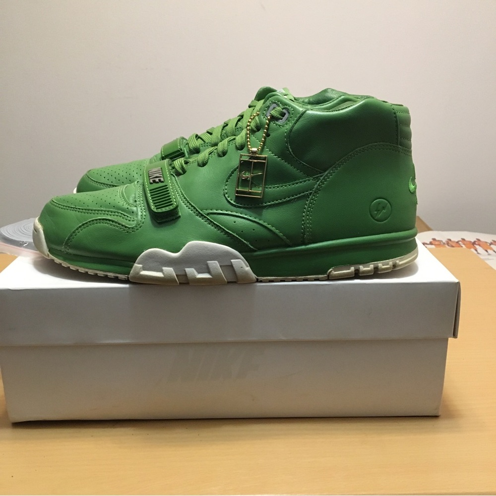 Nike air trainer 1